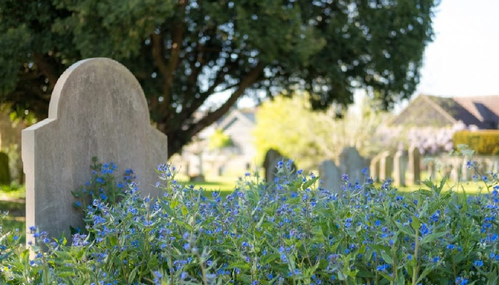 Grave with flowers
