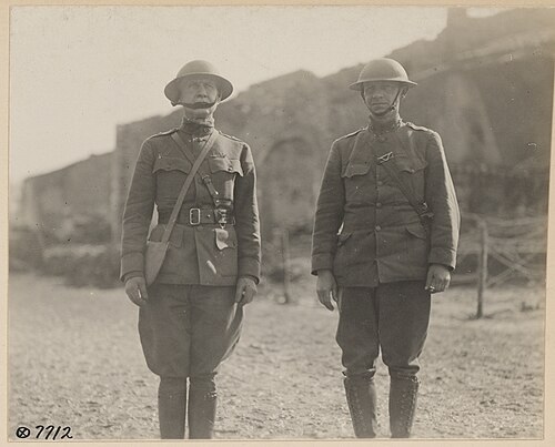 2 soldiers from WWi